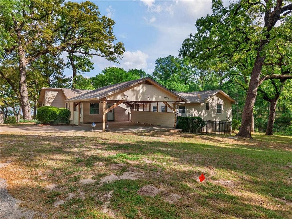 102 Summerall Drive, Mabank, TX 75156 102 Summerall Drive, Mabank, TX 75156