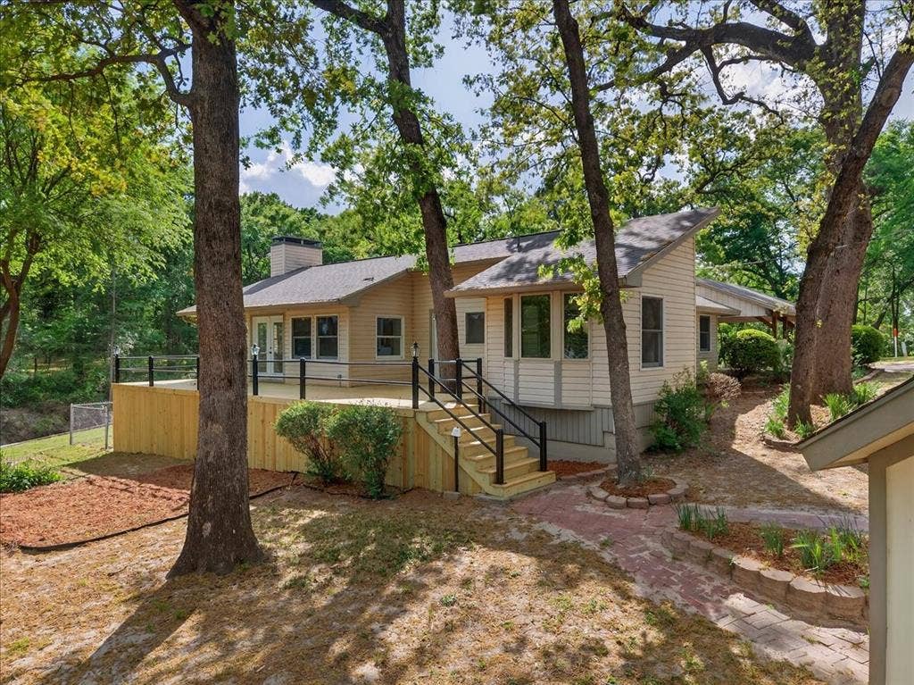 102 Summerall Drive, Mabank, TX 75156 Back deck