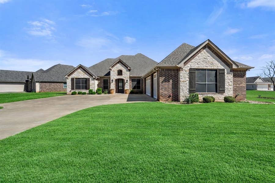 Property photo for 6301 Weatherby Road, Granbury, TX