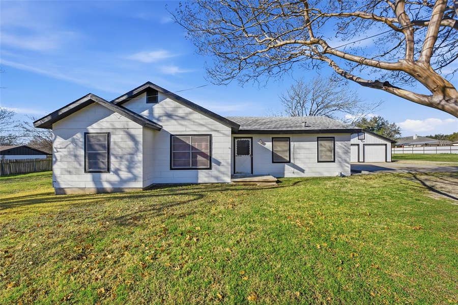 Property photo for 901 S Old Robinson Road, Robinson, TX
