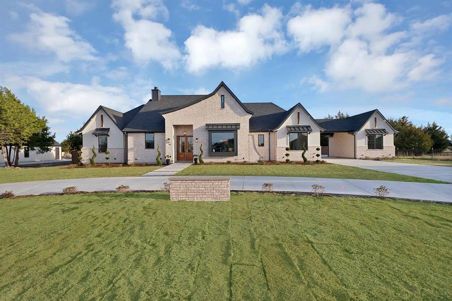 Property photo for 650 Gibson Road, Waxahachie, TX