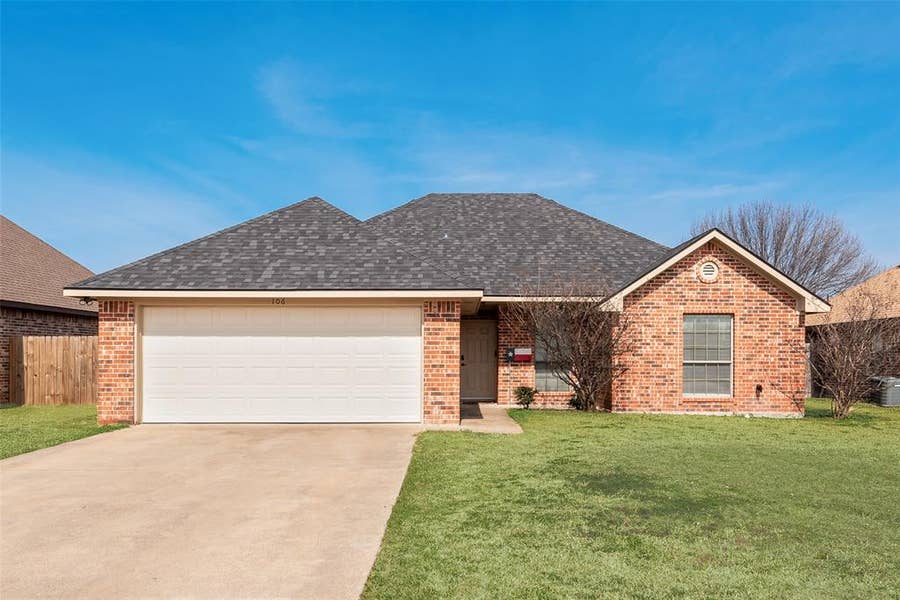 Property photo for 106 Hanover Avenue, Palmer, TX