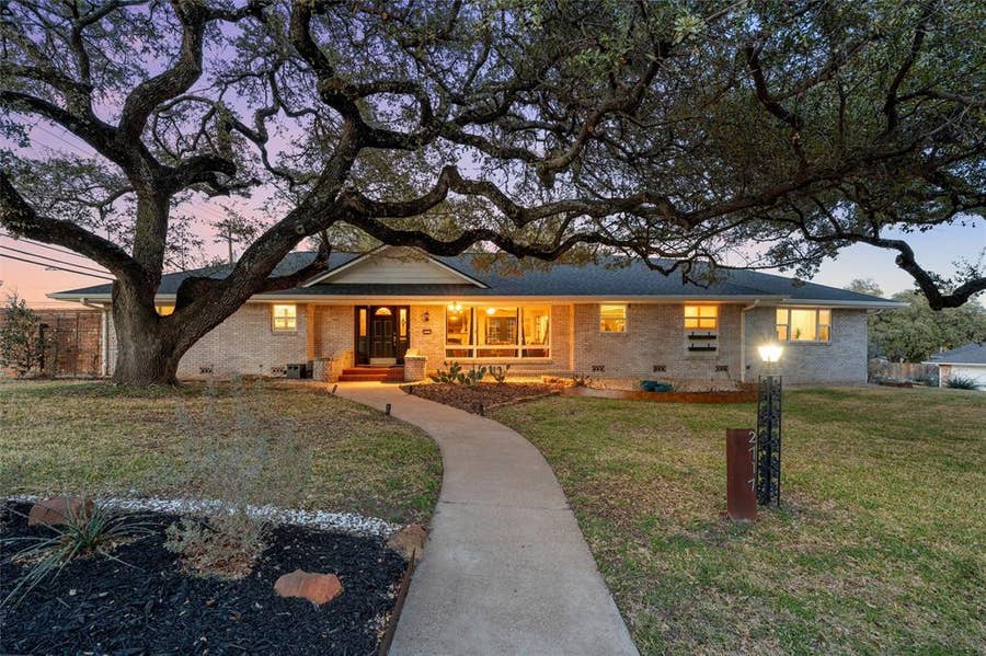 Property photo for 2717 Wooded Acres Drive, Waco, TX