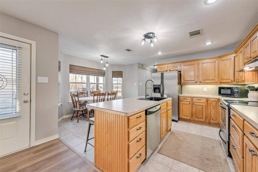 13550 County Road 2919, Eustace, TX 75124 Open kitchen