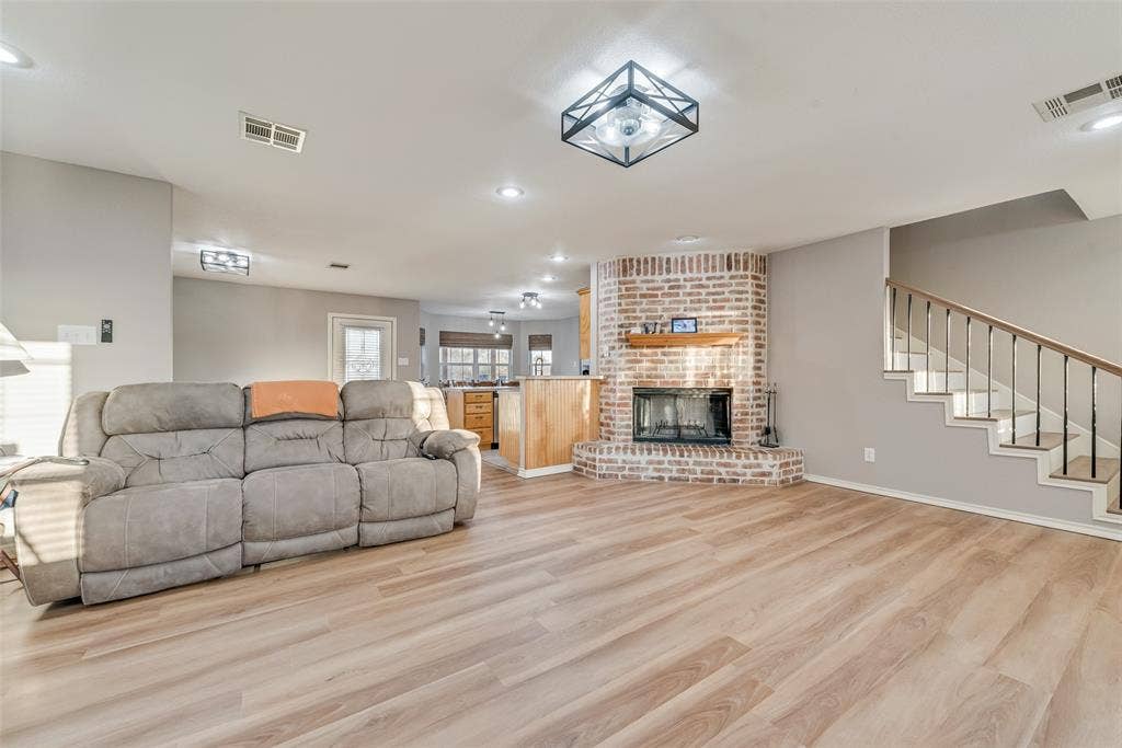 13550 County Road 2919, Eustace, TX 75124 Large open floor plan