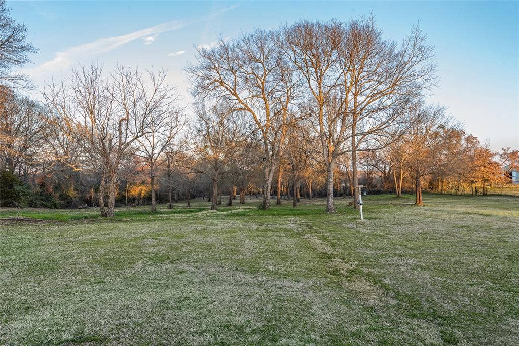 13550 County Road 2919, Eustace, TX 75124 Yard to pond and creek