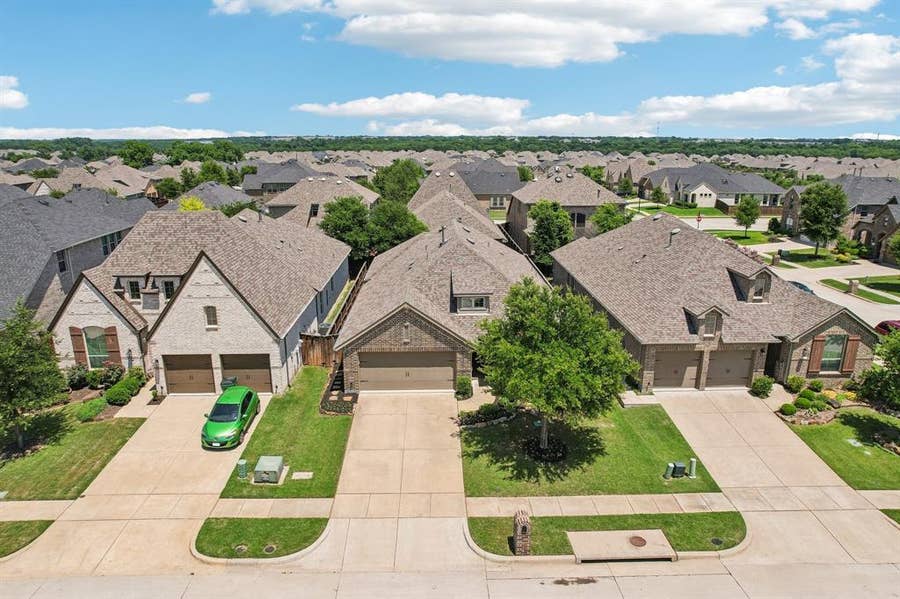 Property photo for 7804 Lewisville Lane, McKinney, TX