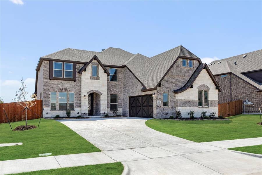 Property photo for 119 Tetrad Circle, Waxahachie, TX