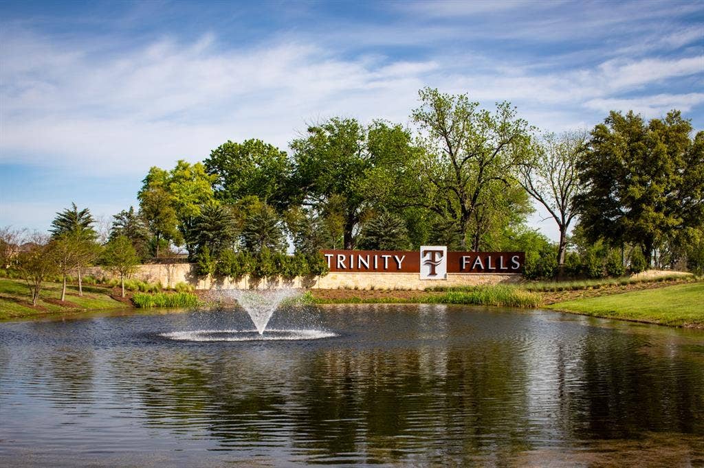 2636 Red Tailed Hawk Lane, McKinney, TX 75071 Entry Signage - TrinityFalls-4