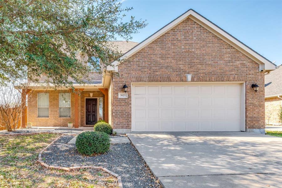 Property photo for 3025 Glenbrook Drive, Midlothian, TX