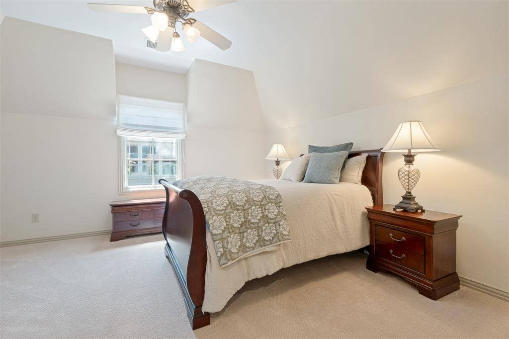 6615 Meadow Road, Dallas, TX 75230 One of four secondary upstairs bedrooms, each oversized and has own private bath. Each en-suite bedroom has unexpectedly large walk-in closet. Casement windows throughout. Most upstairs bedroom windows have been replaced.