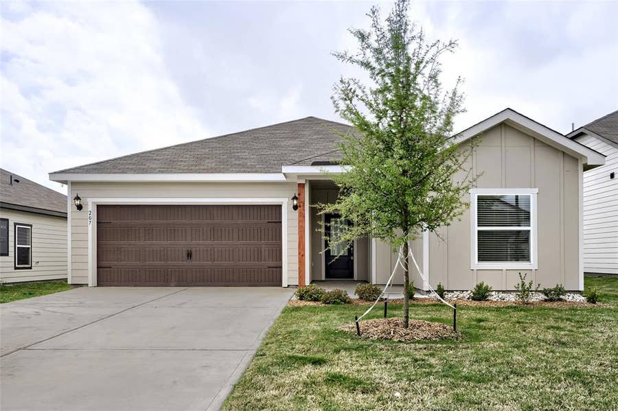 Property photo for 207 Southgate Drive, Terrell, TX