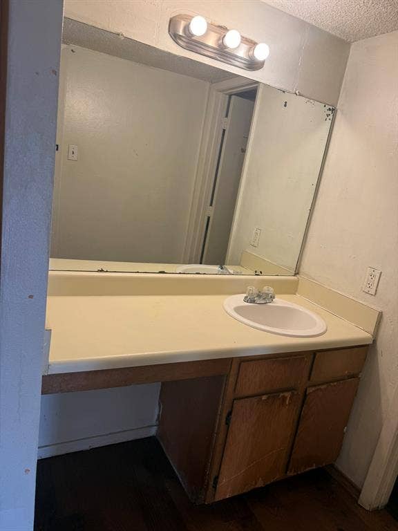 6050 Melody Lane, #324, Dallas, TX 75231 6050 Melody Lane, #324, Dallas, TX 75231