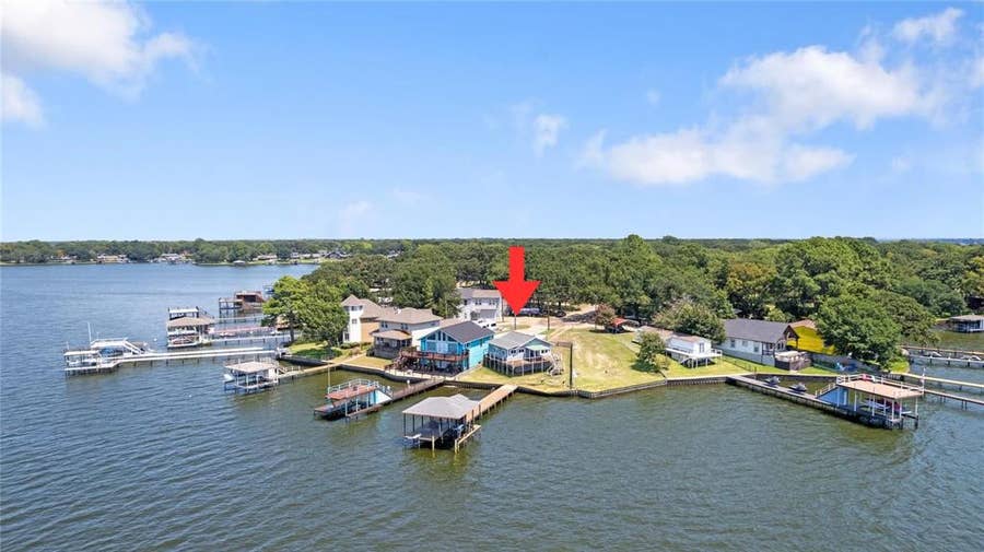 Property photo for 173 Tanglewood Drive, Mabank, TX