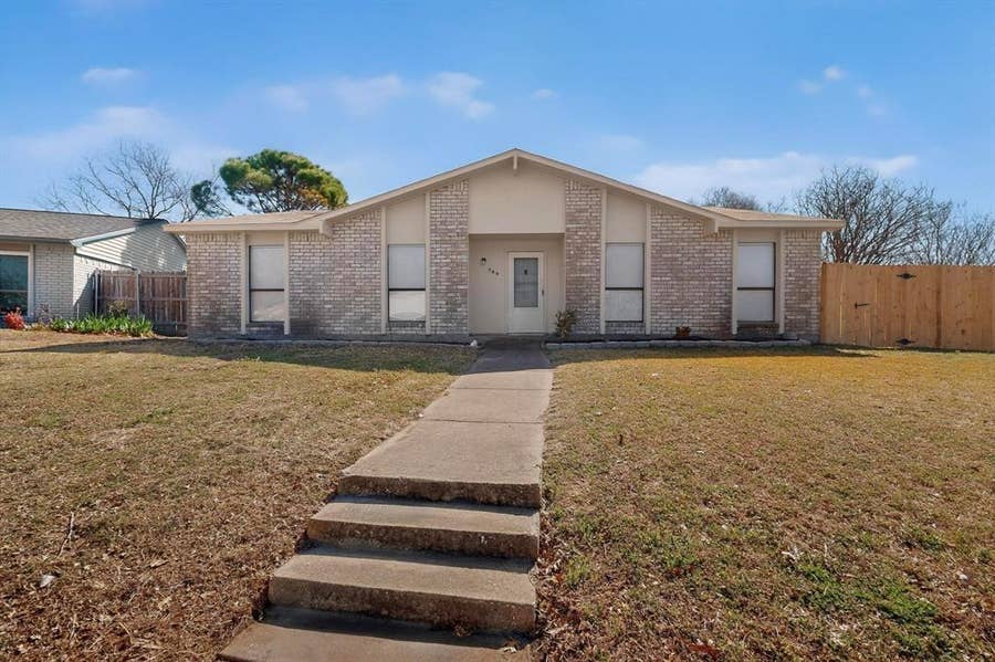Property photo for 700 Via Barcelona, Mesquite, TX
