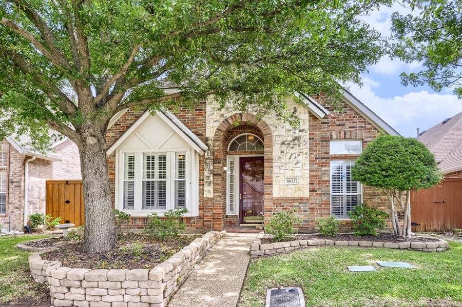 Property photo for 8622 Forest Glen Drive, Irving, TX