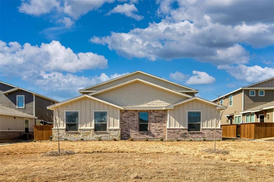 Property photo for 701-703-705-707 Harvest Moon Drive, Venus, TX