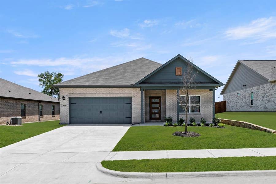 Property photo for 408 Heritage Grove Road, Blue Ridge, TX