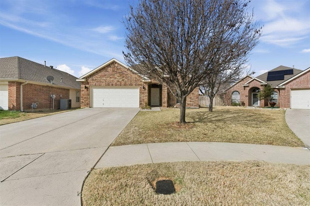 813 Chase Circle, Hurst, TX 76053 813 Chase Circle, Hurst, TX 76053