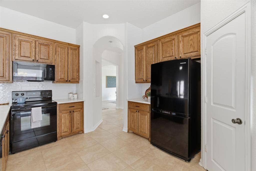 813 Chase Circle, Hurst, TX 76053 813 Chase Circle, Hurst, TX 76053
