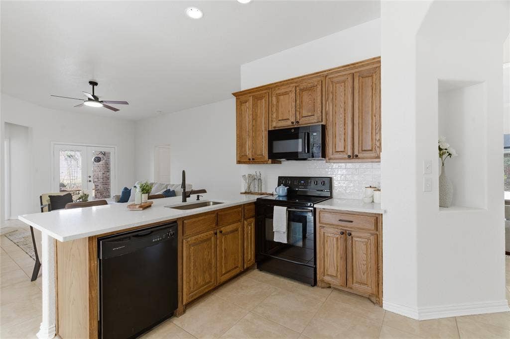 813 Chase Circle, Hurst, TX 76053 813 Chase Circle, Hurst, TX 76053