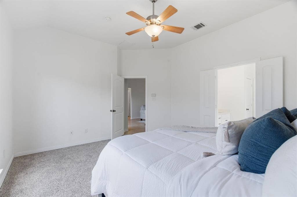 813 Chase Circle, Hurst, TX 76053 813 Chase Circle, Hurst, TX 76053