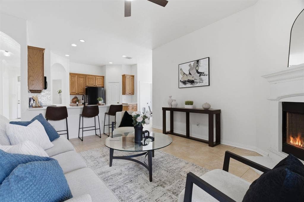 813 Chase Circle, Hurst, TX 76053 813 Chase Circle, Hurst, TX 76053