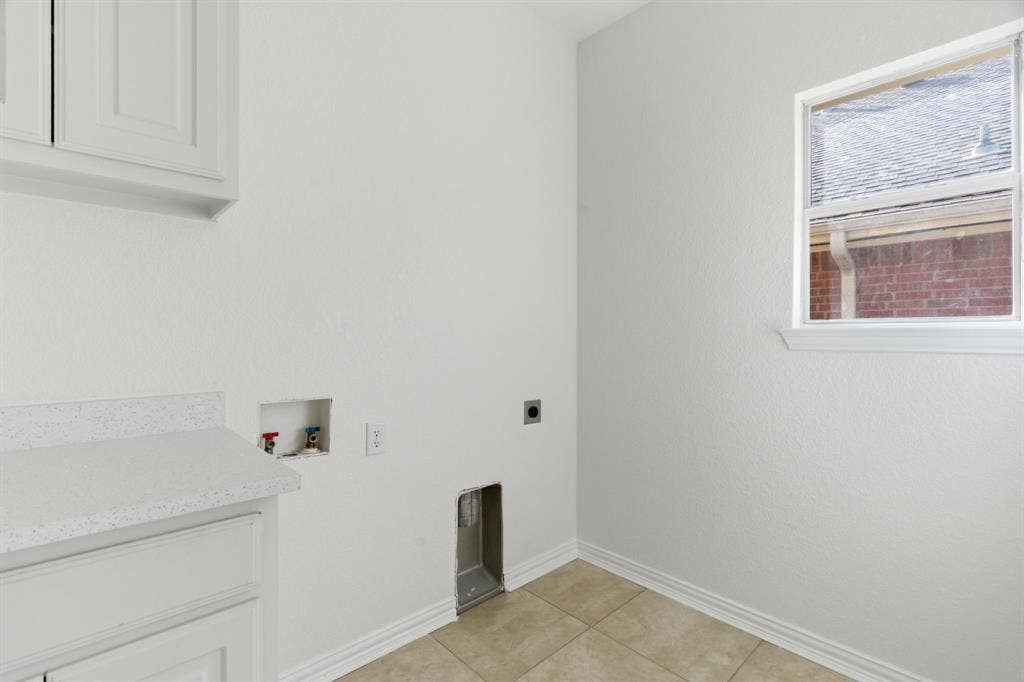 813 Chase Circle, Hurst, TX 76053 813 Chase Circle, Hurst, TX 76053