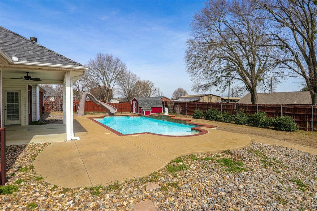 10624 Russell DR Drive, Chandler, TX 75758 10624 Russell DR Drive, Chandler, TX 75758