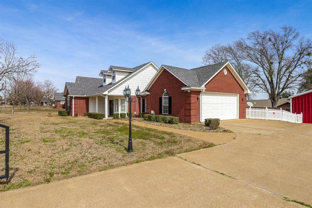 10624 Russell DR Drive, Chandler, TX 75758 10624 Russell DR Drive, Chandler, TX 75758