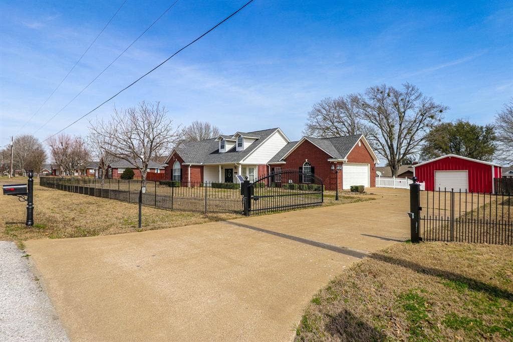 10624 Russell DR Drive, Chandler, TX 75758 10624 Russell DR Drive, Chandler, TX 75758