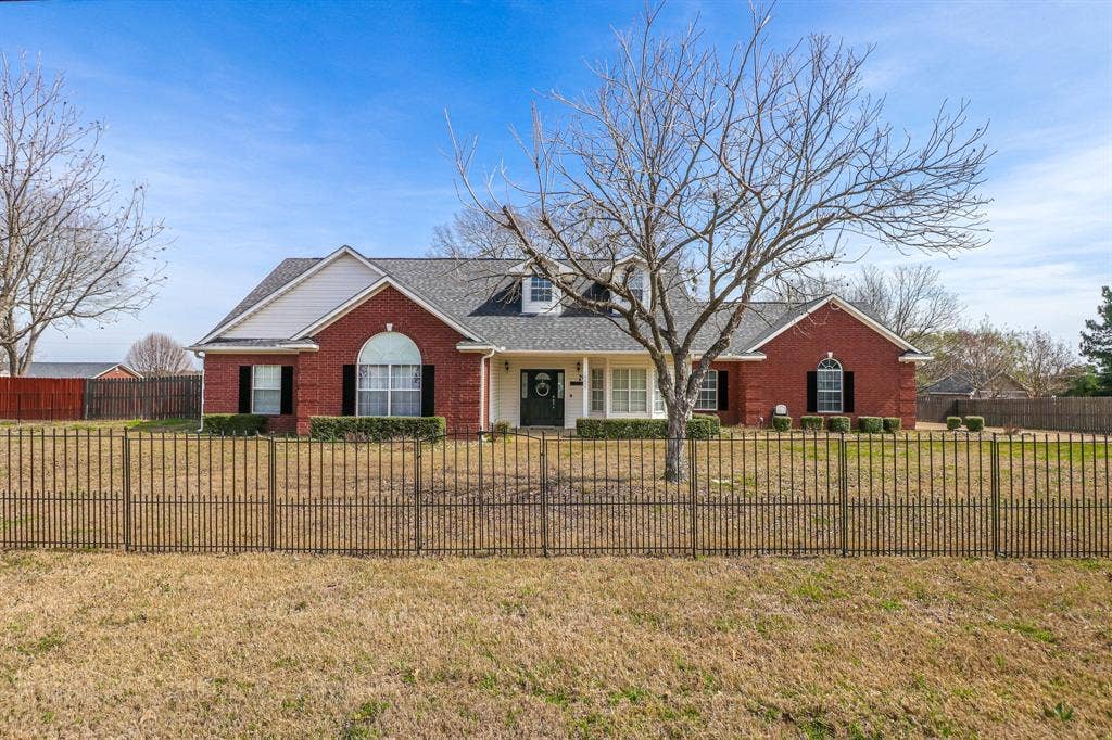 10624 Russell DR Drive, Chandler, TX 75758 10624 Russell DR Drive, Chandler, TX 75758