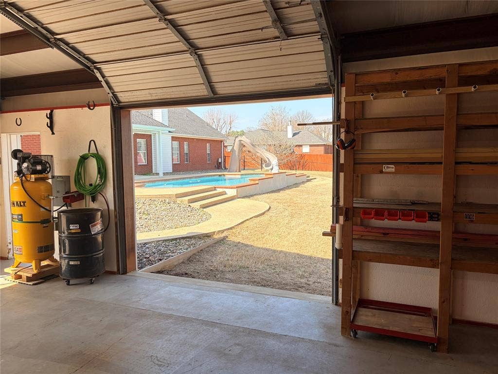10624 Russell DR Drive, Chandler, TX 75758 10624 Russell DR Drive, Chandler, TX 75758