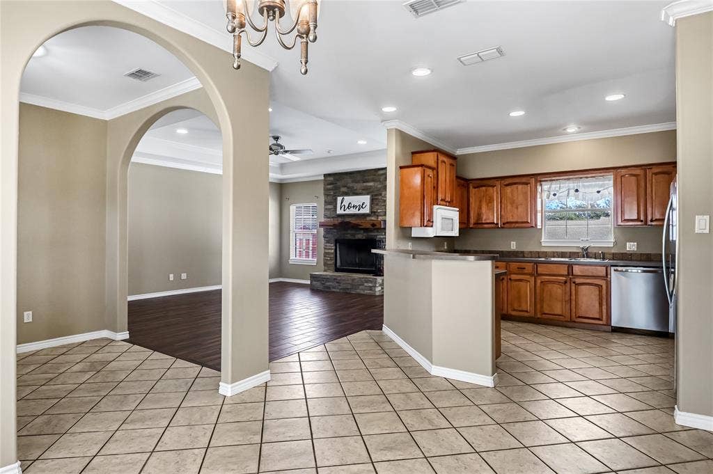 10624 Russell DR Drive, Chandler, TX 75758 10624 Russell DR Drive, Chandler, TX 75758