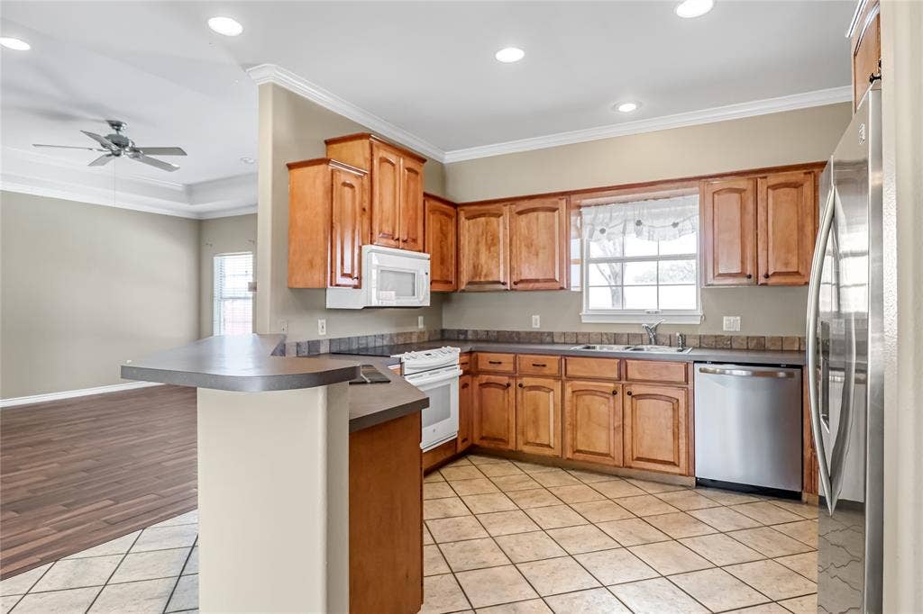 10624 Russell DR Drive, Chandler, TX 75758 10624 Russell DR Drive, Chandler, TX 75758