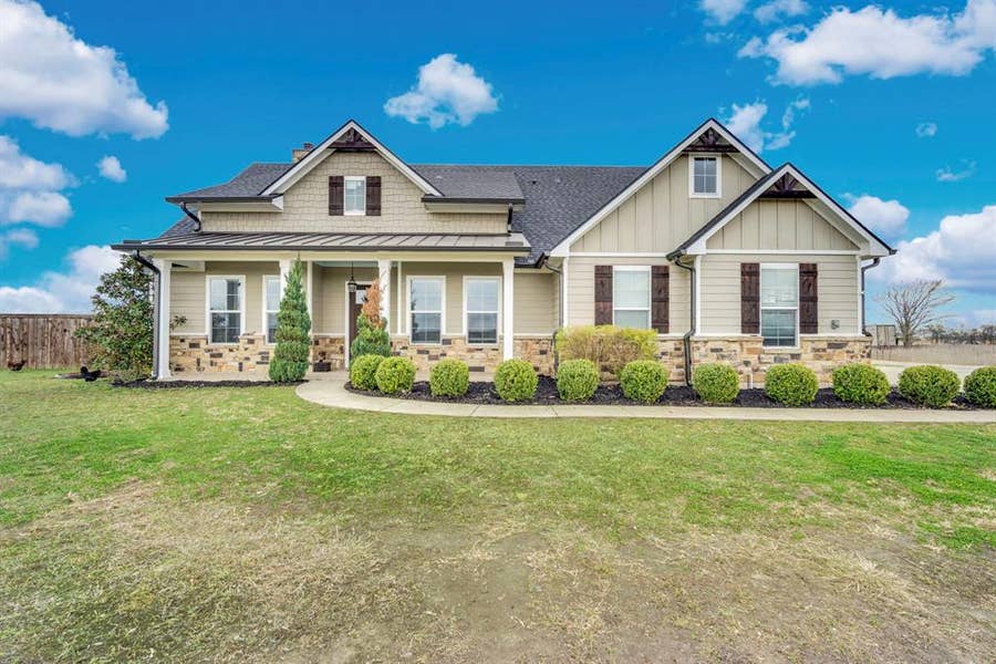 Property photo for 360 Forreston Road, Waxahachie, TX