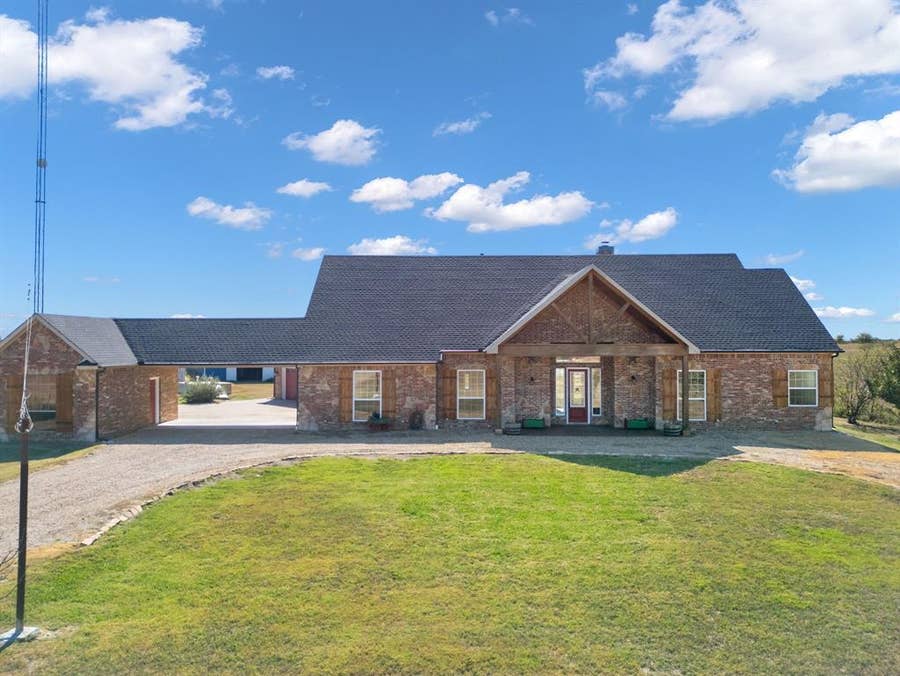 Property photo for 1943 Alsdorf Road, Ennis, TX