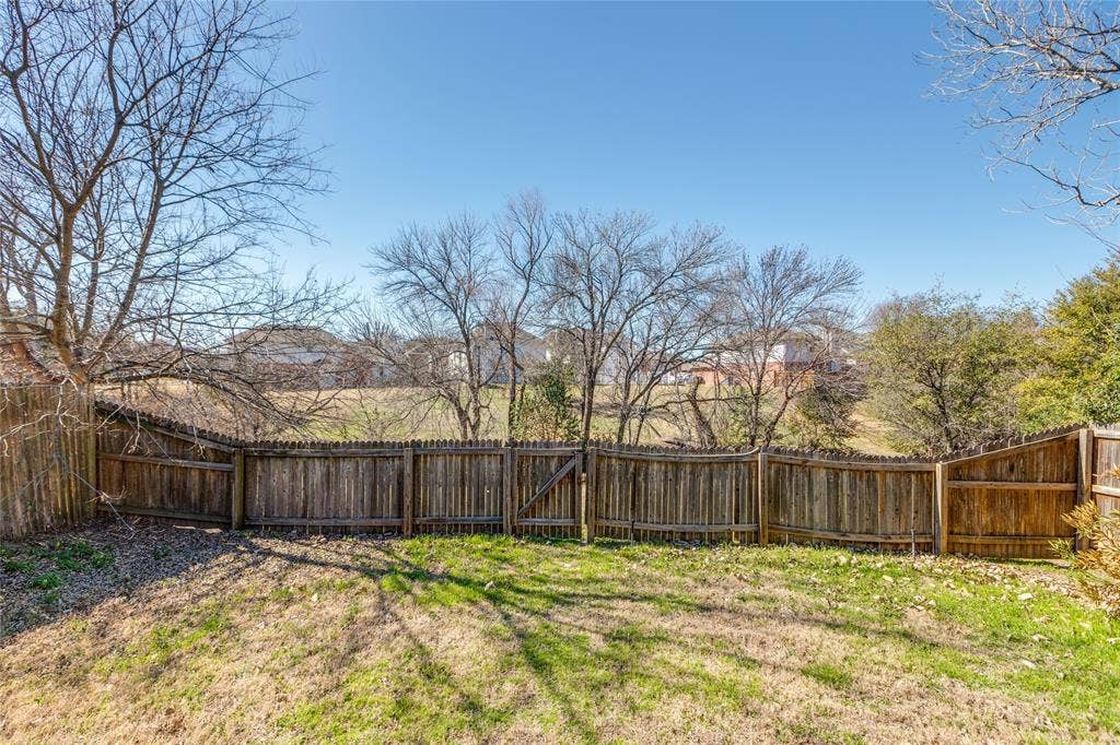 6841 Douglas Creek, Plano, TX 75023 Spacious fenced in backyard.