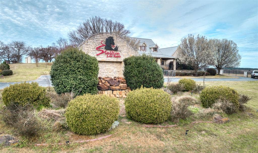 23771 Champion Drive, Lindale, TX 75771 23771 Champion Drive, Lindale, TX 75771