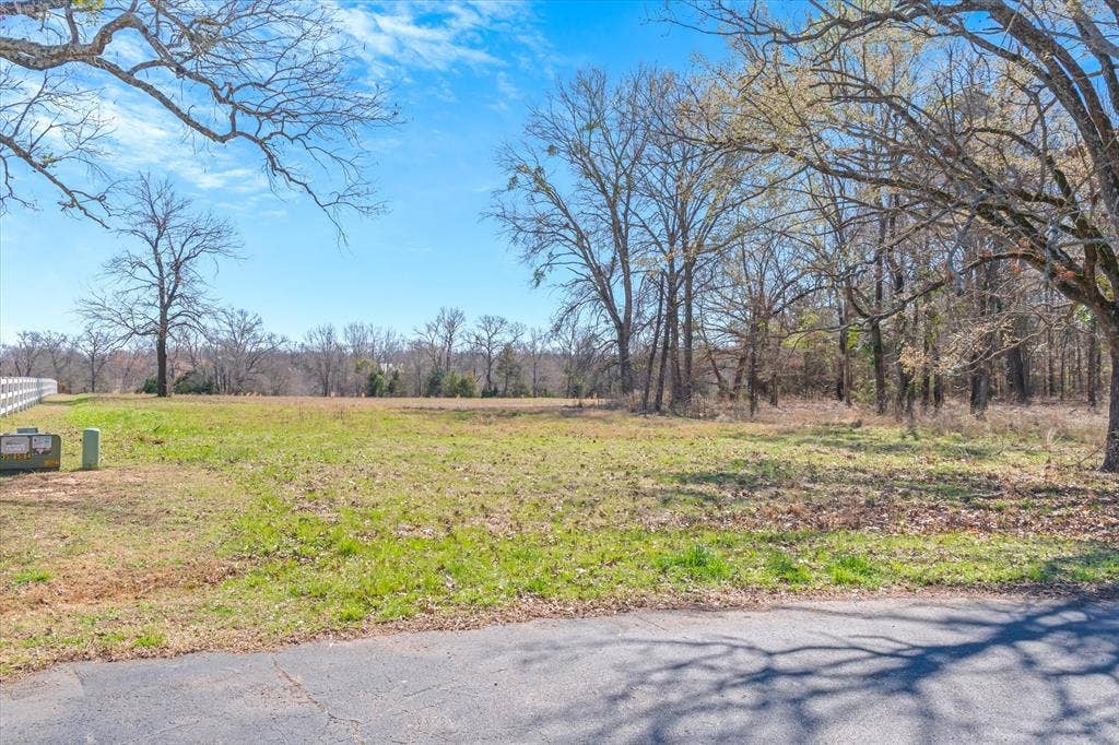 23771 Champion Drive, Lindale, TX 75771 23771 Champion Drive, Lindale, TX 75771