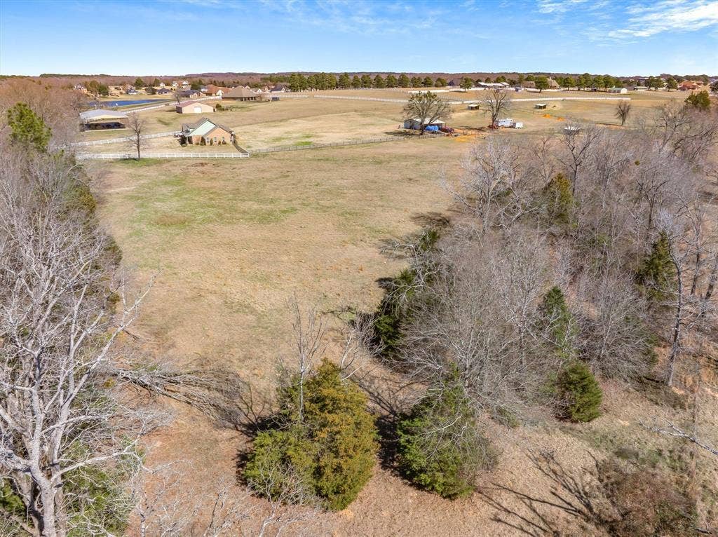 23771 Champion Drive, Lindale, TX 75771 23771 Champion Drive, Lindale, TX 75771