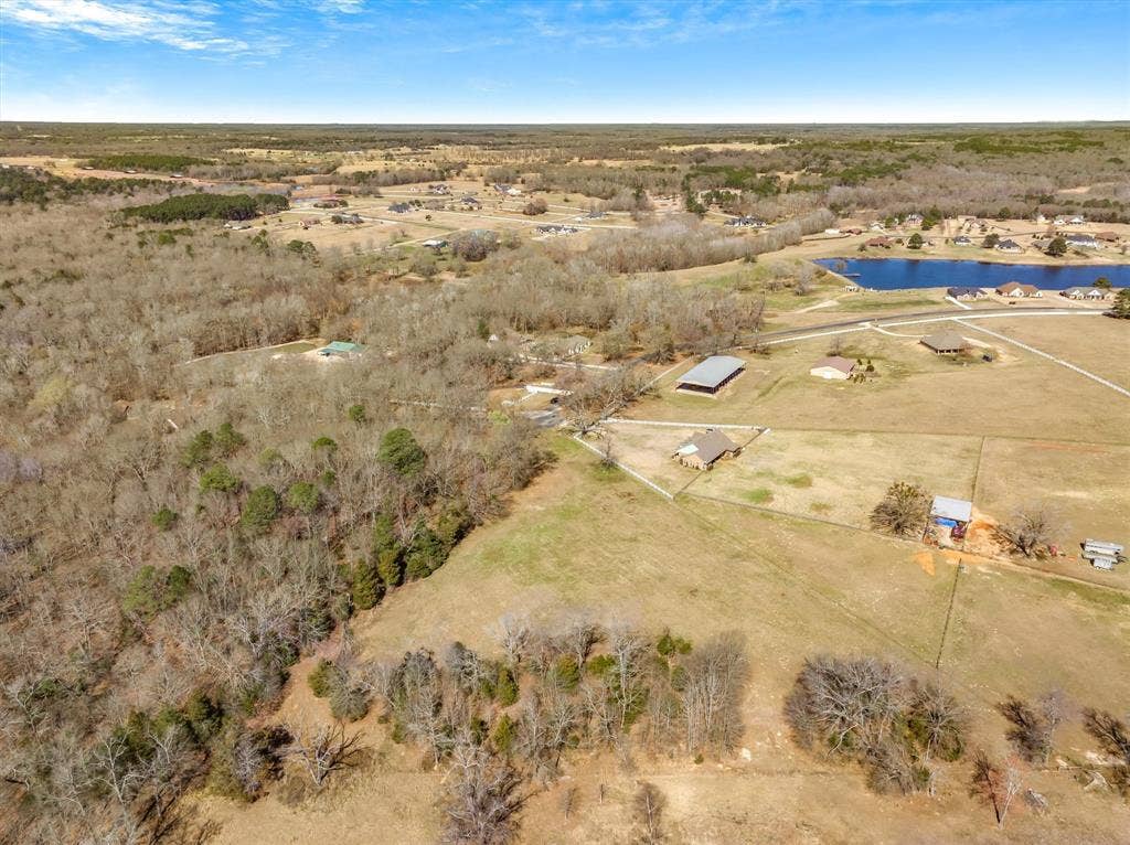 23771 Champion Drive, Lindale, TX 75771 23771 Champion Drive, Lindale, TX 75771