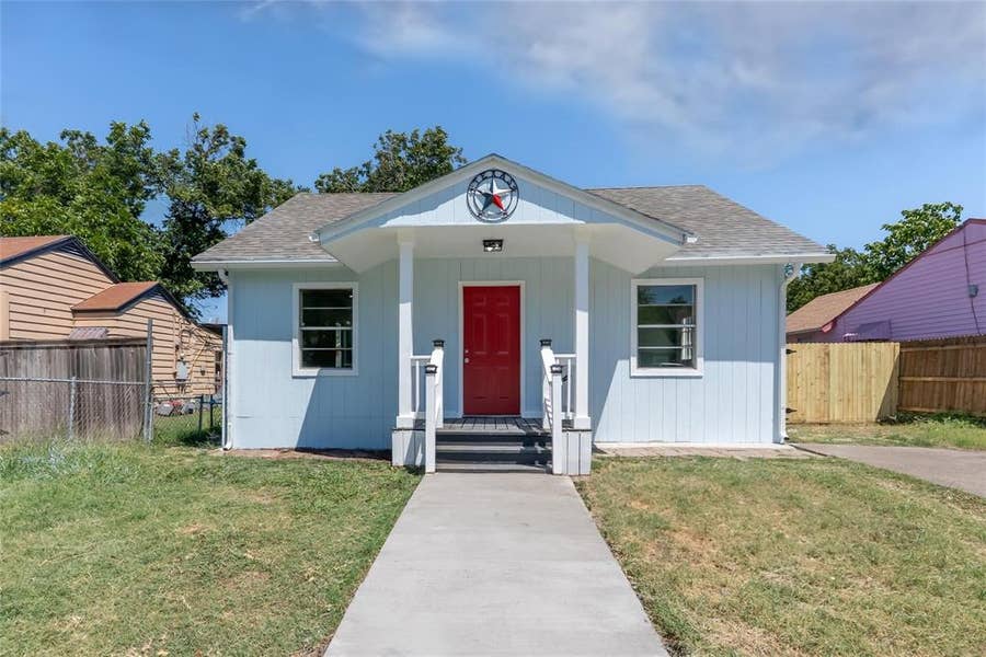 Property photo for 1506 Hickory Street, Grand Prairie, TX