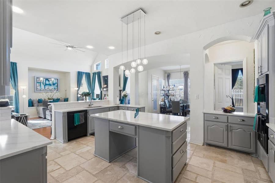 Property photo for 645 Ten Mile Drive, DeSoto, TX