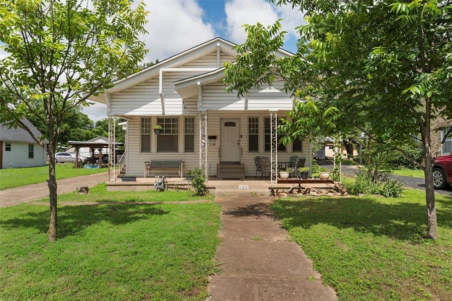 Property photo for 105 N Davis Street, West, TX