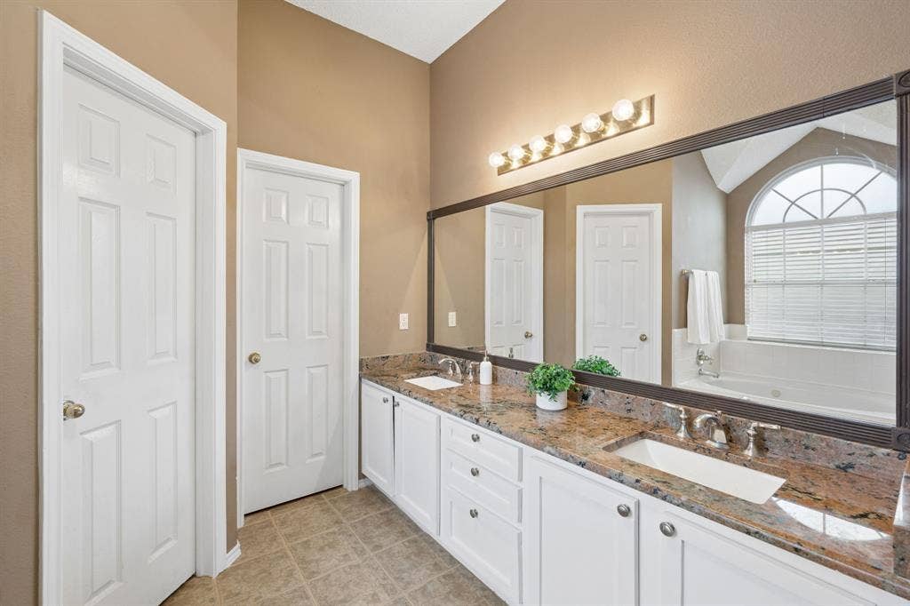 2676 Bent Tree Drive, Hurst, TX 76054 2676 Bent Tree Drive, Hurst, TX 76054
