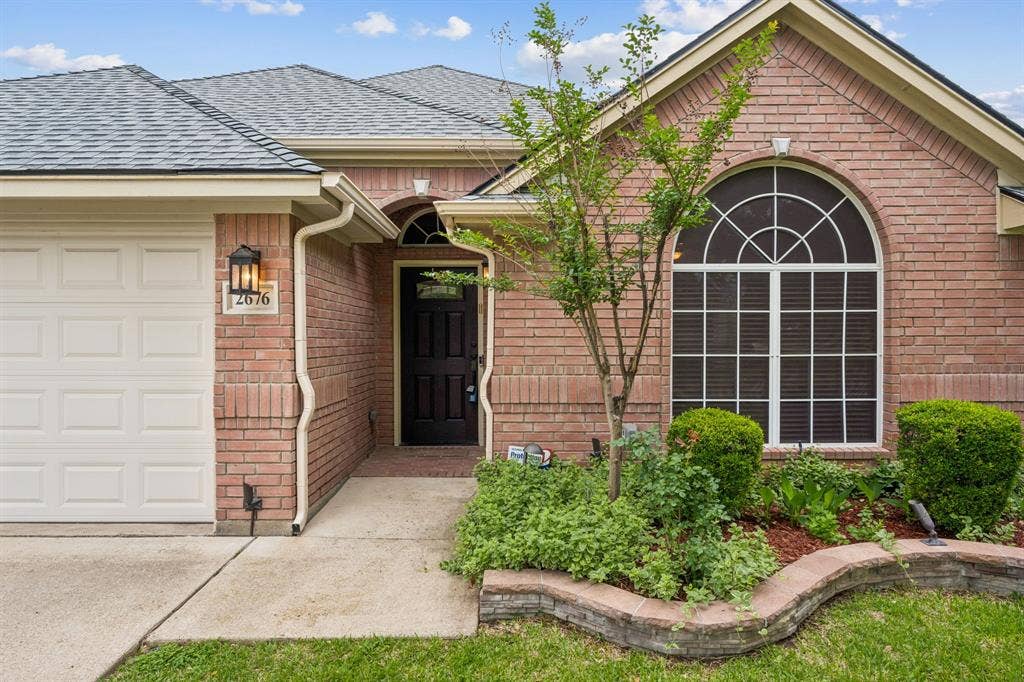 2676 Bent Tree Drive, Hurst, TX 76054 2676 Bent Tree Drive, Hurst, TX 76054