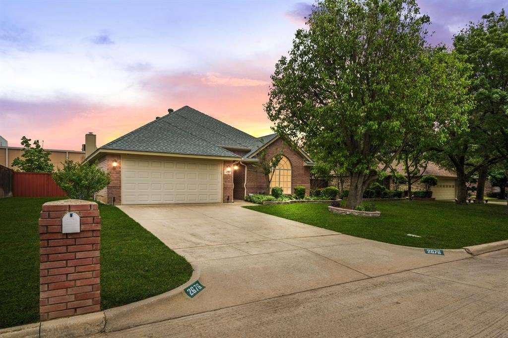 2676 Bent Tree Drive, Hurst, TX 76054 2676 Bent Tree Drive, Hurst, TX 76054