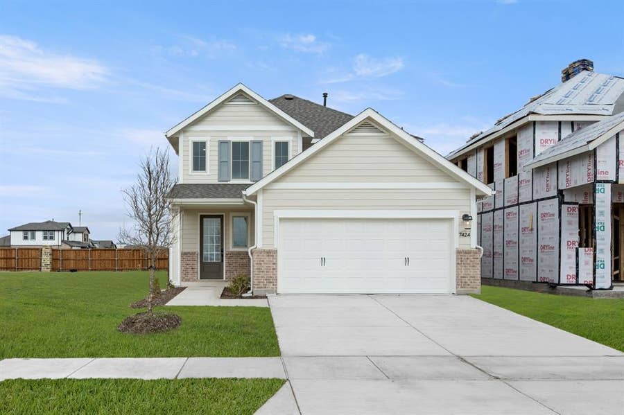 Property photo for 7424 Autumn Hill Drive, Denton, TX