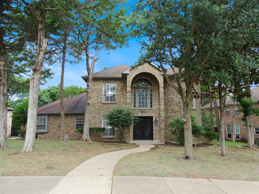 Property photo for 909 Hickory Knob Circle, Cedar Hill, TX